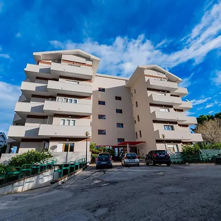 Colli - Penthouse With Sea View & Parking!